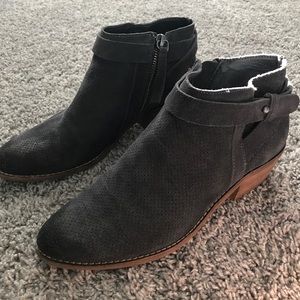 Dolce Vita ankle booties, beautiful grey EUC!